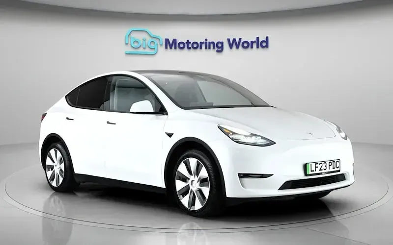 Used Tesla Model Y Long Range AWD 286 kW (389 HP) 2025 SUV