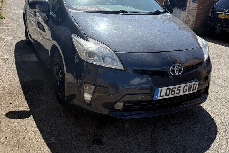 Grey Used 2015 Toyota Prius T3 Hatchback | £6,785 (Expensive) - Image 1/1