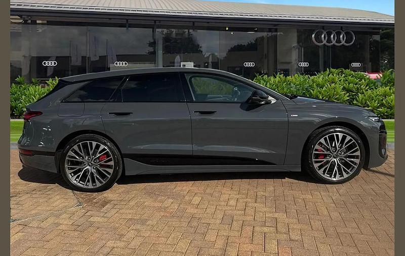 Used Audi e-tron Comfort 210 kW (286 HP) 2025 Grey SUV