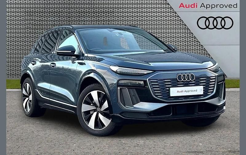 Blue Used 2025 Audi Q6 e-tron S-Line SUV | £50,990 (Fair price) - Image 1/4
