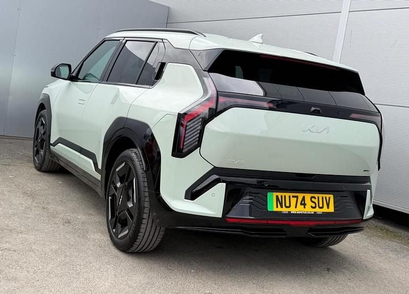 Used Kia EV3 GT-Line 147 kW (201 HP) 2024 Green SUV
