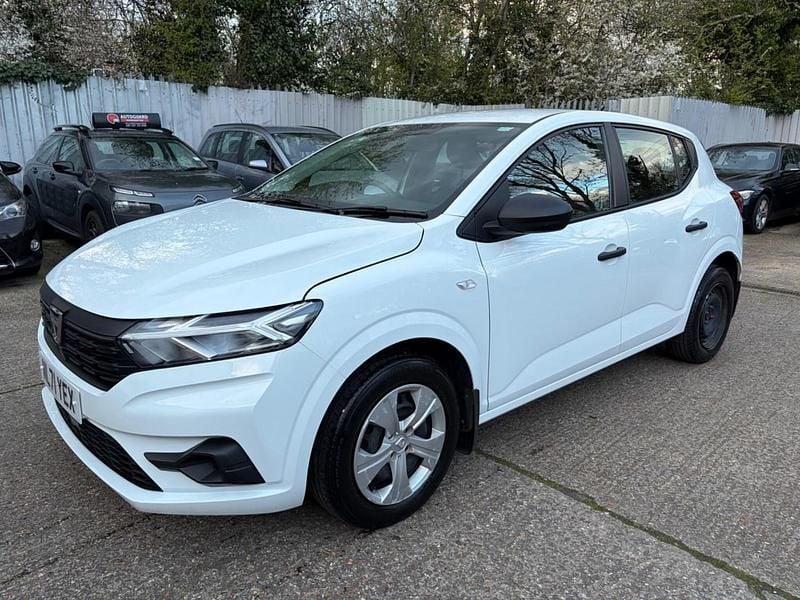 Gebraucht Dacia Sandero Essentiel 91 PS (66 kW) 2022 Weiß Kleinwagen