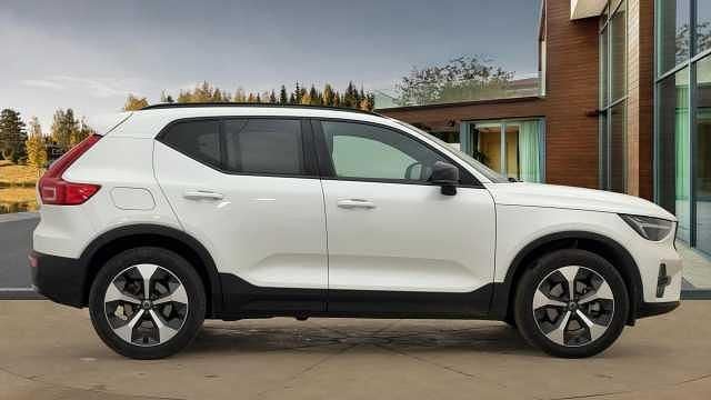 Used Volvo XC40 Plus 194 HP (142 kW) 2025 SUV