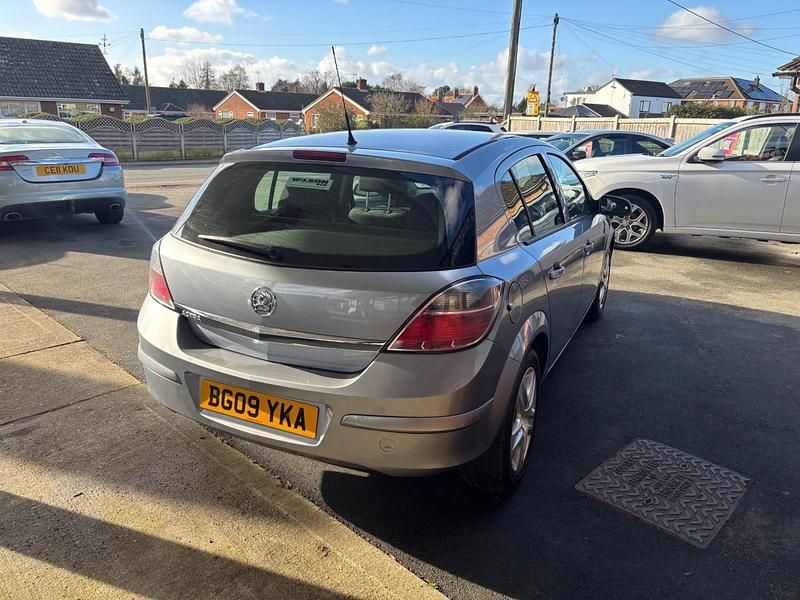 Used Vauxhall Astra Active 2009 Silver Hatchback