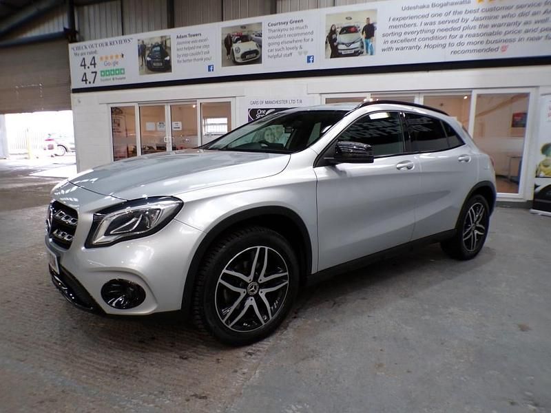 Used Mercedes GLA180 Urban 122 HP (89 kW) 2019 Silver SUV