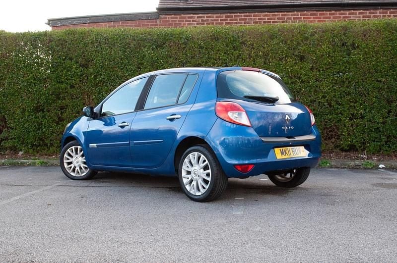 Used Renault Clio II Dynamique 2011 Blue Hatchback
