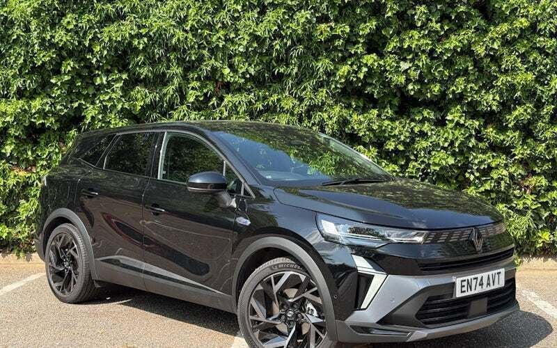 Special metallic diamond black New 2025 Renault Symbioz Techno Esprit Alpine SUV | £26,473 (Good price) - Image 1/3