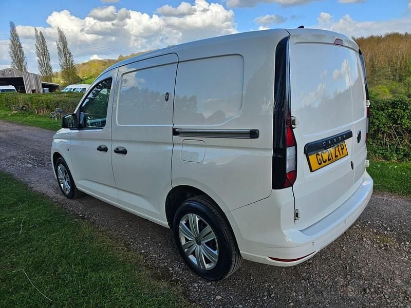 Usado VW Caddy Pro 102 CV (75 kW) 2021 Gris Monovolumen