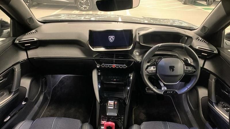 Used Peugeot 2008 GT 129 HP (94 kW) 2024 SUV