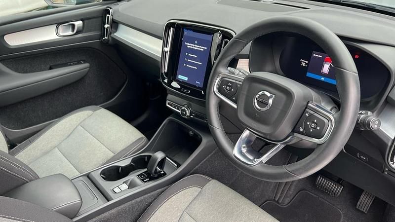 Used Volvo XC40 Core 163 HP (119 kW) 2023 Metallic  vapour grey SUV