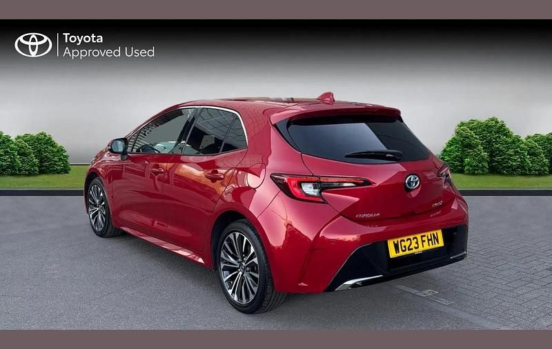 Used Toyota Corolla Design 140 HP (102 kW) 2023 Scarlet flare Hatchback
