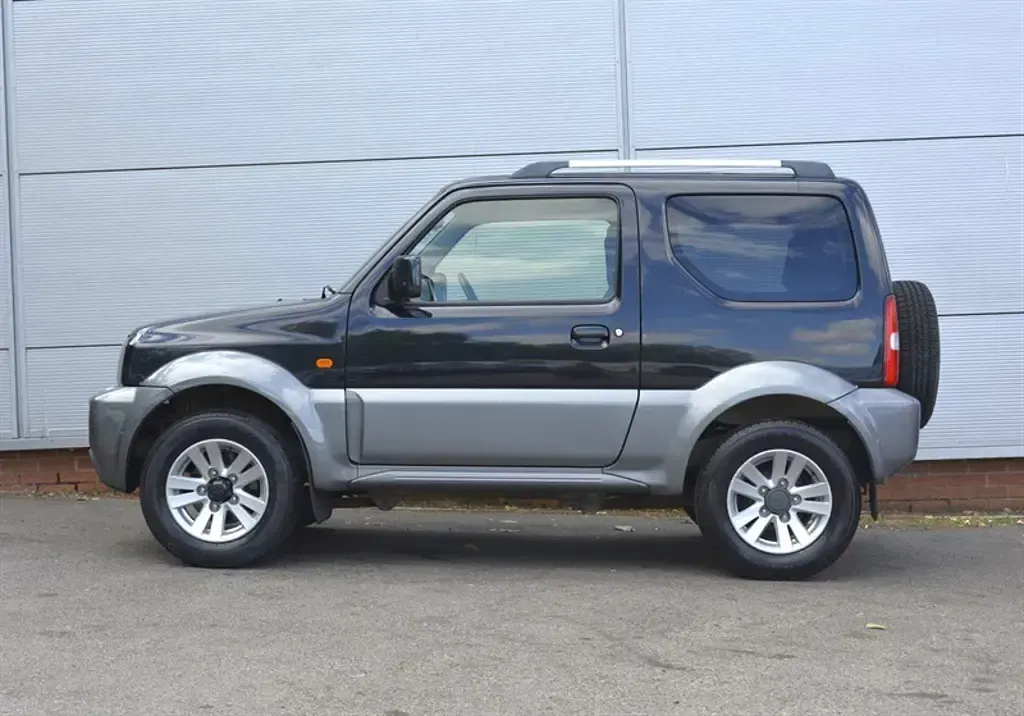 Used Suzuki Jimny SZ4 83 HP (61 kW) 2012 Black SUV