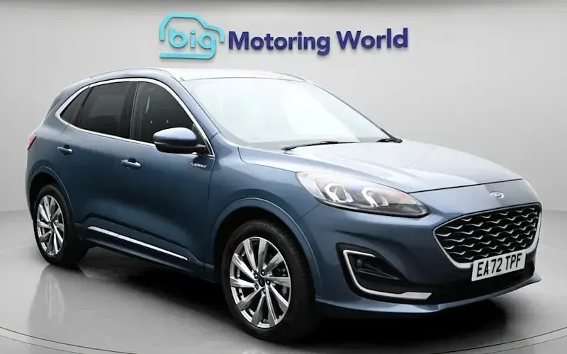 Usado Ford Kuga Vignale 190 HP (139 kW) 2023 SUV