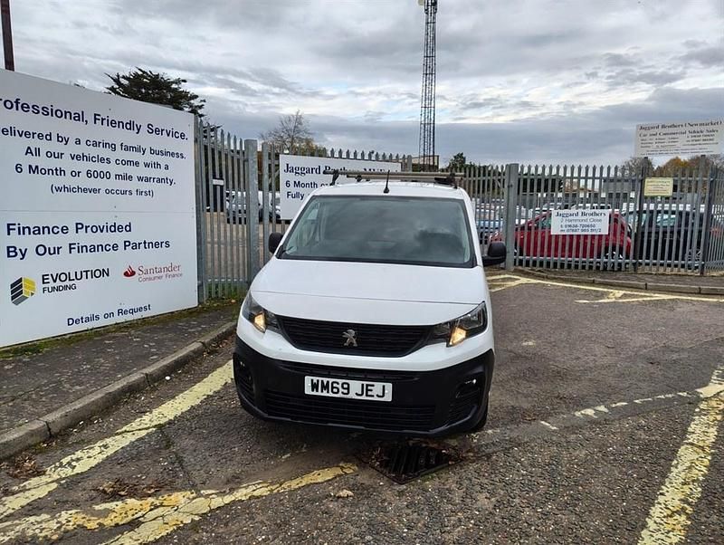 Used Peugeot Partner 2020 White MPV