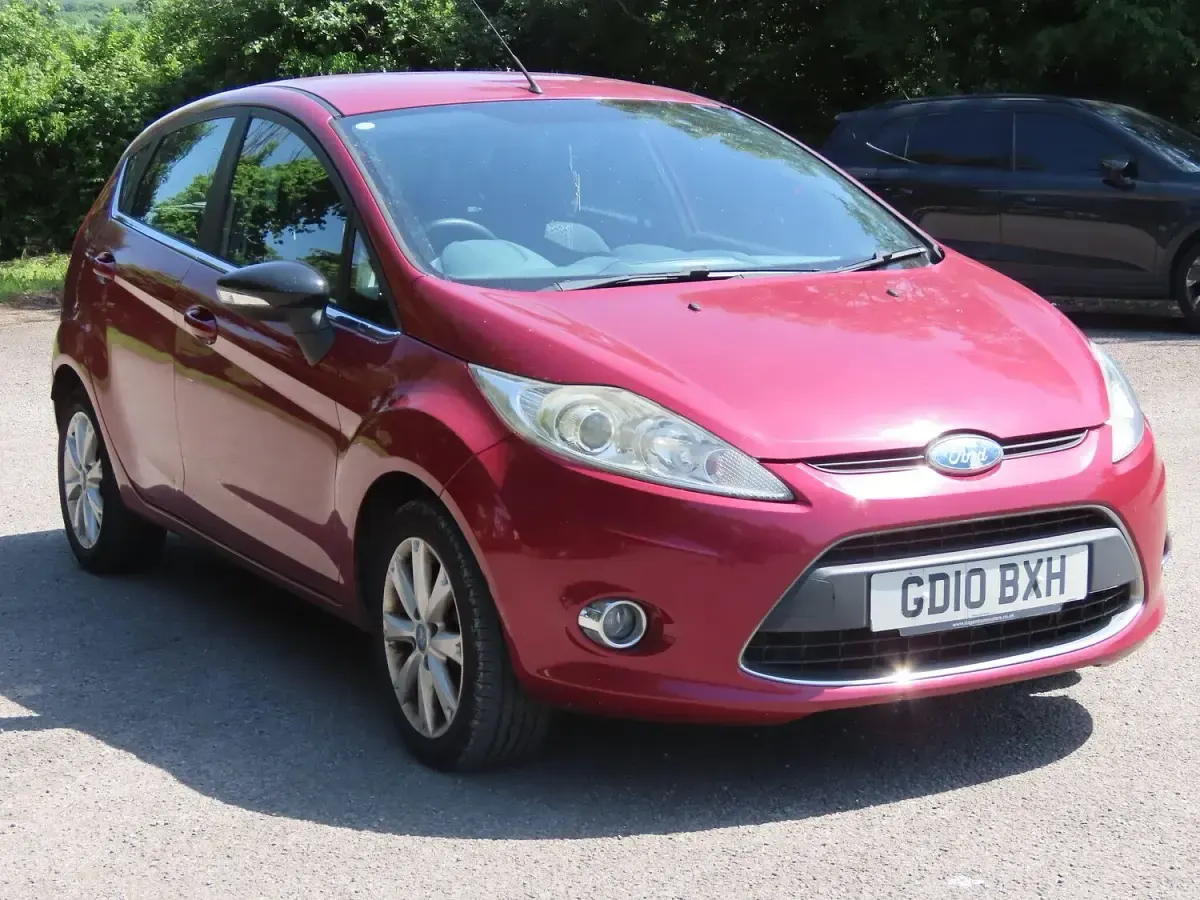 Usado Ford Fiesta Zetec 2010 Vermelho Citadino