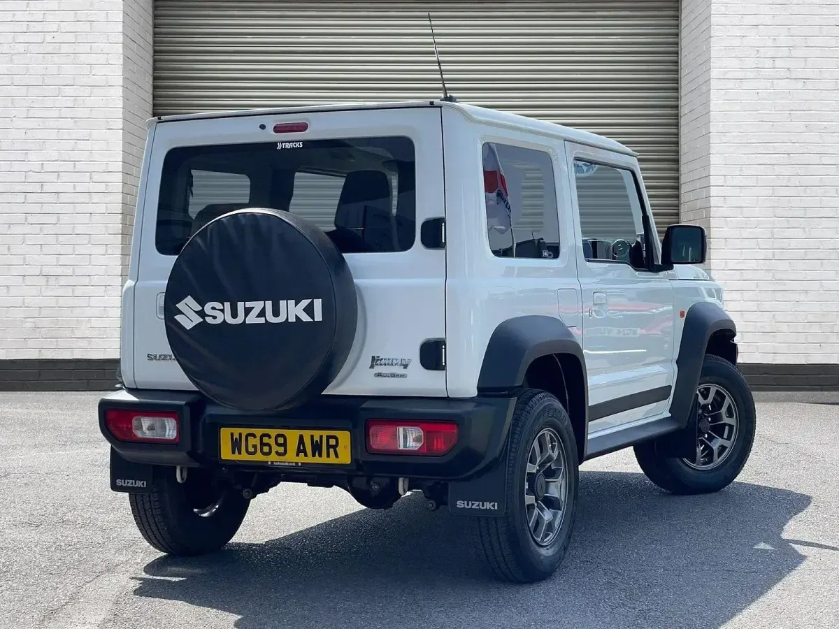 Used Suzuki Jimny SZ5 102 HP (75 kW) 2019 White SUV