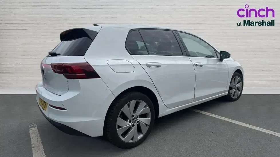 Used VW Golf VIII Match 150 HP (110 kW) 2024 Pure white