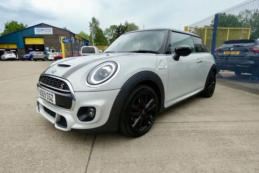 Used Mini Cooper S Hatch 192 HP (141 kW) 2019 Silver Hatchback