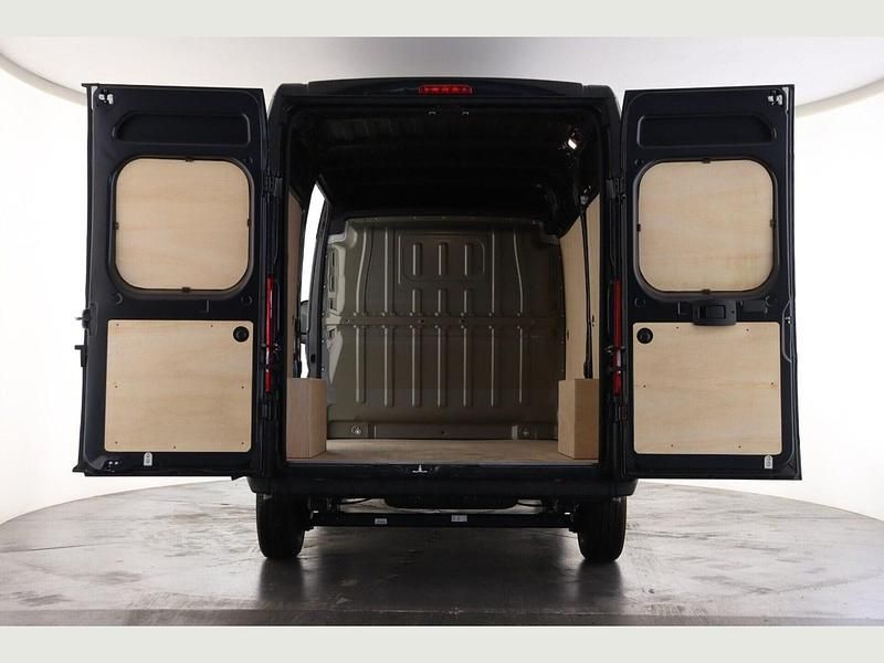 New Citroën Relay 2025 Grey Van