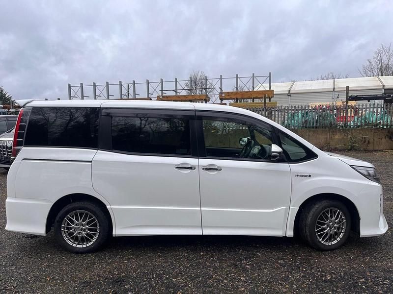 Used Toyota Voxy Luxury 2026 White