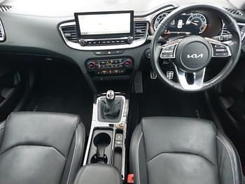 Used Kia XCeed 158 HP (116 kW) 2022 Red SUV