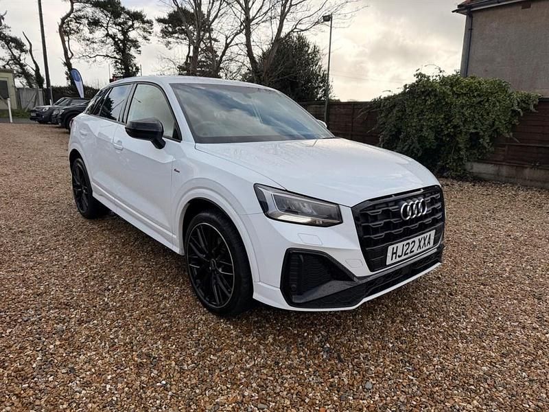 Used Audi Q2 Black Edition 110 HP (80 kW) 2022 White SUV