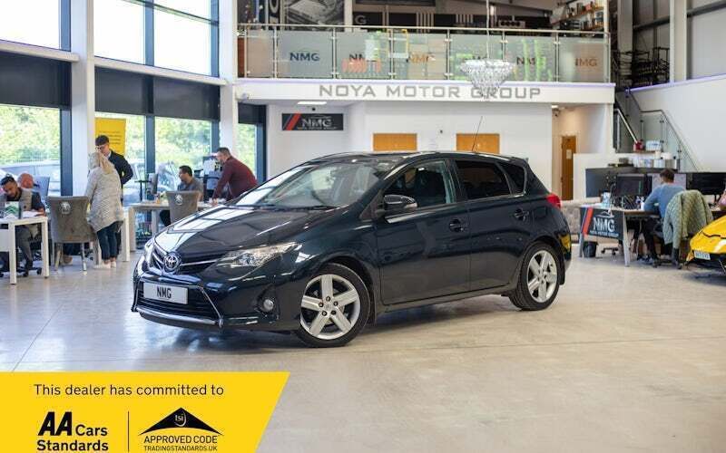 Grey Used 2013 Toyota Auris Multidrive S Hatchback | £7,999 (Fair price) - Image 1/4