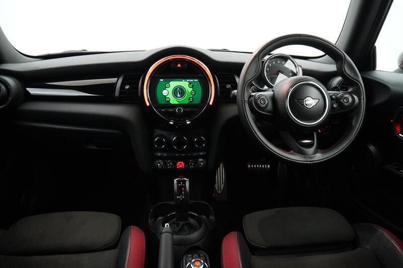 Używany Mini John Cooper Works Hatch 228 KM (167 kW) 2019 Czerwony Hatchback