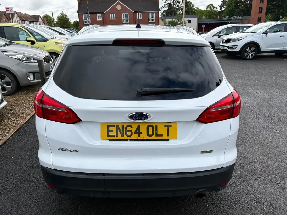 Used Ford Focus Titanium 182 HP (133 kW) 2015 White Estate