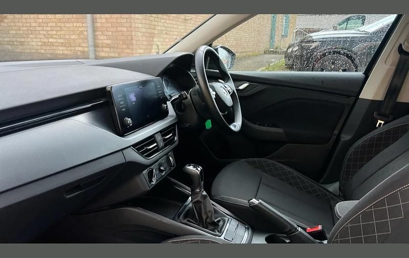 Used Skoda Kamiq SE 115 HP (84 kW) 2023 Black magic pearl effect SUV