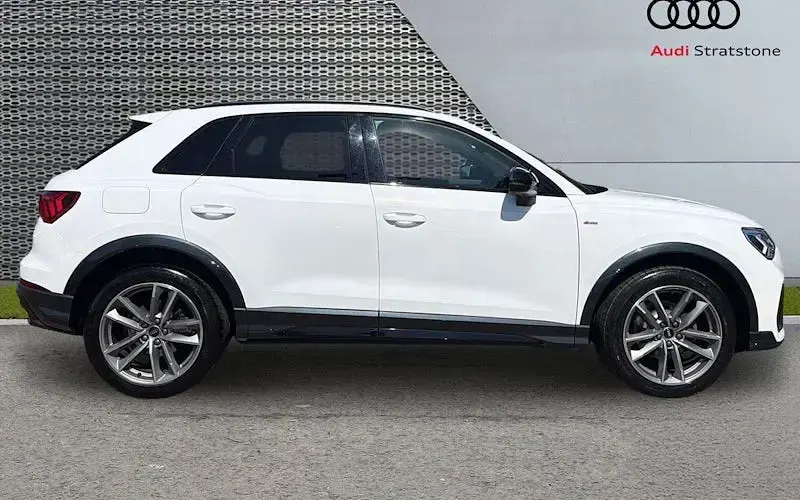 Used Audi Q3 Black Edition 150 HP (110 kW) 2022 White SUV