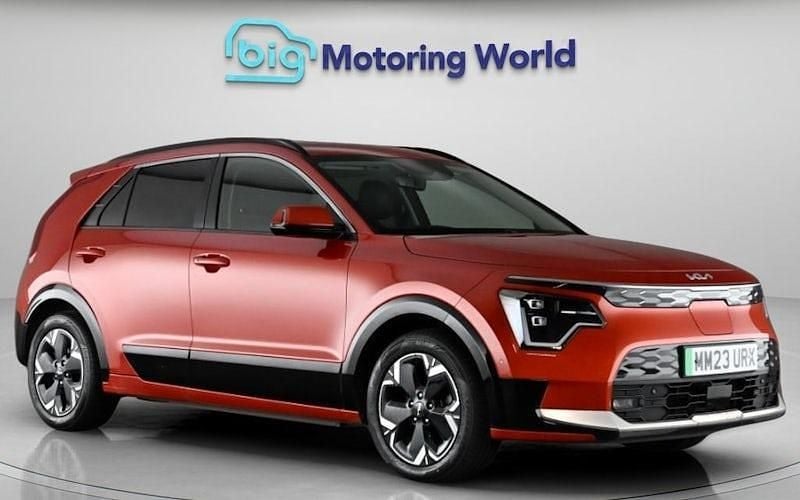 Used Kia Niro 150 kW (204 HP) 2023 Orange SUV