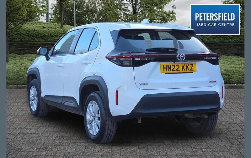 Used Toyota Yaris Cross 113 HP (83 kW) 2022 White SUV