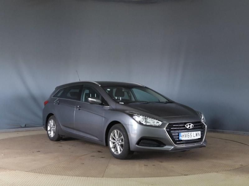Used Hyundai i40 115 HP (84 kW) 2015 Silver Estate