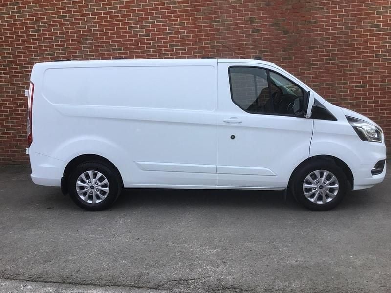 Used Ford Transit Custom Limited 126 HP (92 kW) 2021 White Van