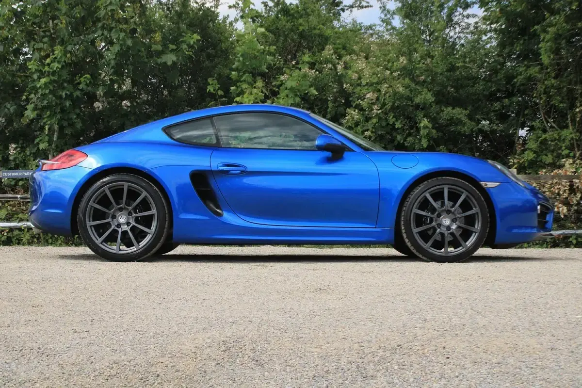 Used Porsche Cayman 275 HP (202 kW) 2013 Blue Coupe