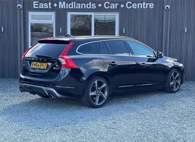 Used Volvo V60 R-Design 181 HP (133 kW) 2014 Black Estate