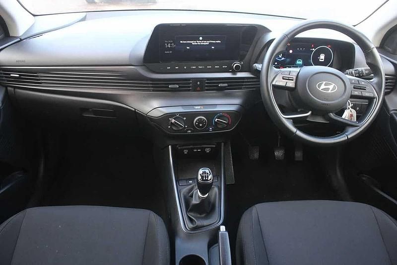 Used Hyundai i20 Advanced 101 HP (74 kW) 2024 Blue Hatchback