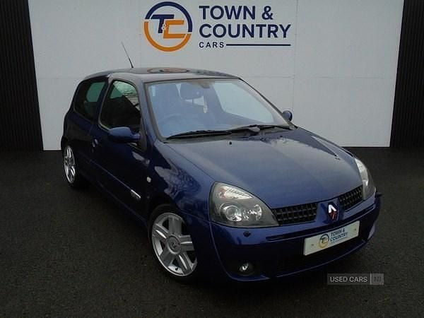Blue Used 2003 Renault Clio II Hatchback | £7,995 (Expensive) - Image 1/4