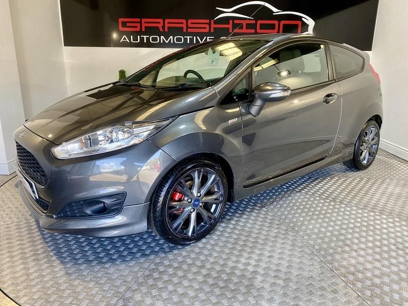 Used Ford Fiesta ST-Line 100 HP (73 kW) 2016 Grey Hatchback