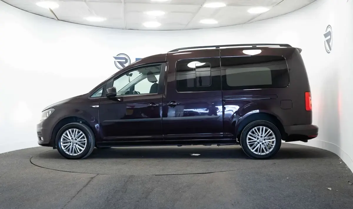 Used VW Caddy Maxi Life 2019 Mauve/purple MPV