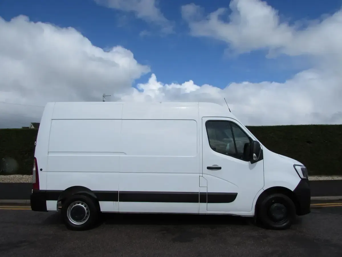 Used Renault Master Business 2022 White MPV