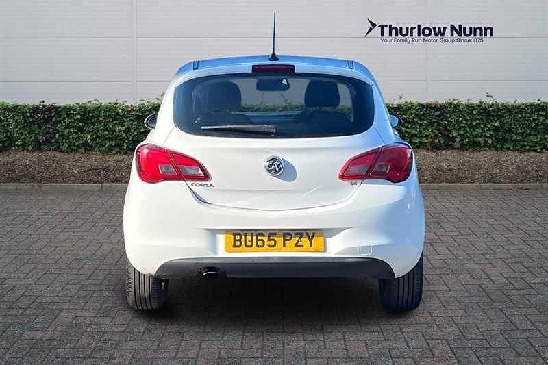 Used Vauxhall Corsa SRi 90 HP (66 kW) 2015 White Hatchback