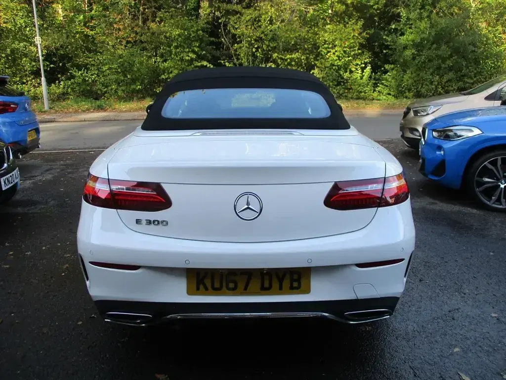 Usado Mercedes E300 AMG line 245 HP (180 kW) 2017 Branco Cabrios