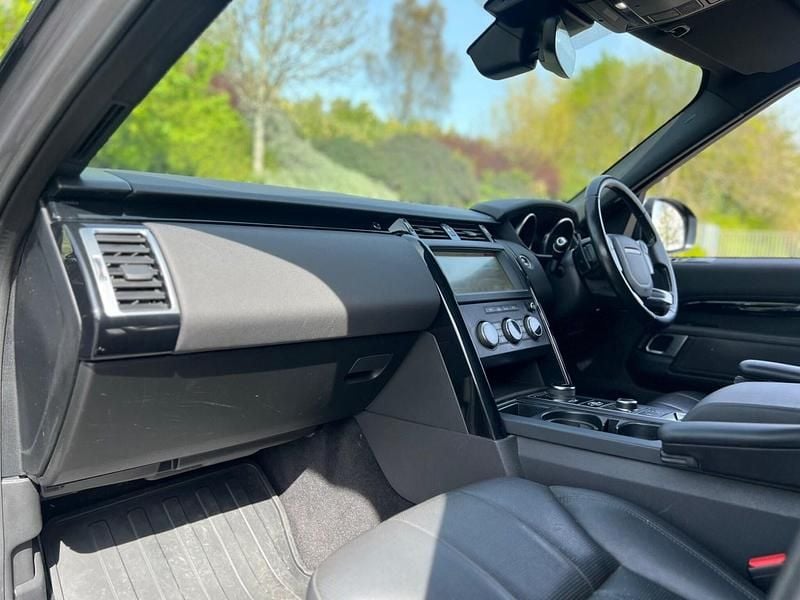 Used Land Rover Discovery 5 SE 2019 Grey SUV