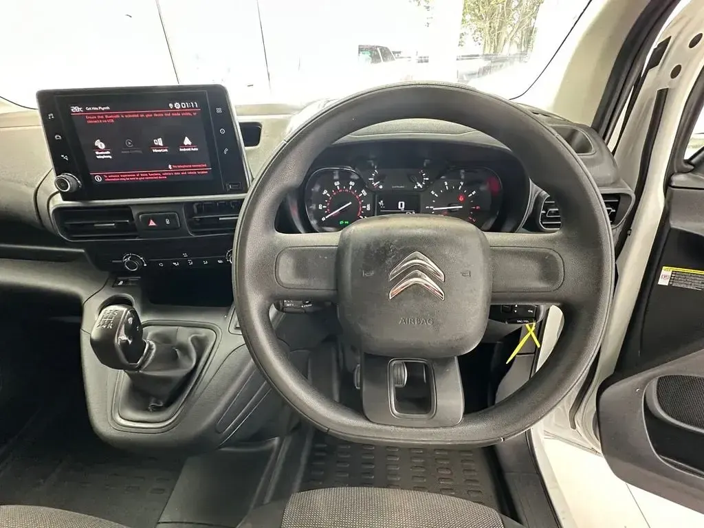 Used Citroën Berlingo Start 100 HP (73 kW) 2019 White MPV