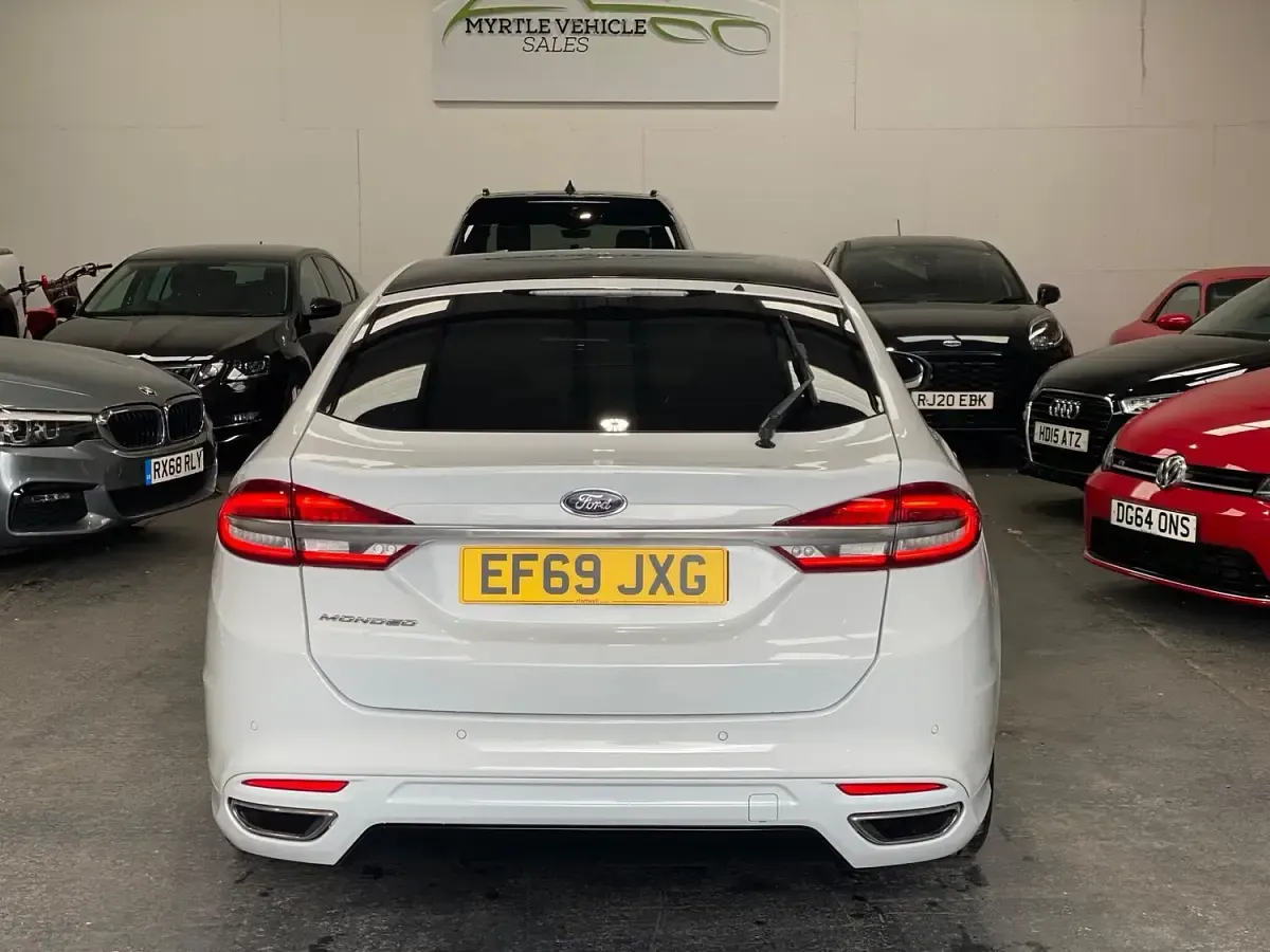 Used Ford Mondeo ST-Line 190 HP (139 kW) 2019 White Hatchback