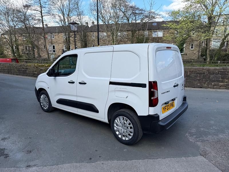 Used Peugeot Partner Premium 131 HP (96 kW) 2023 White MPV