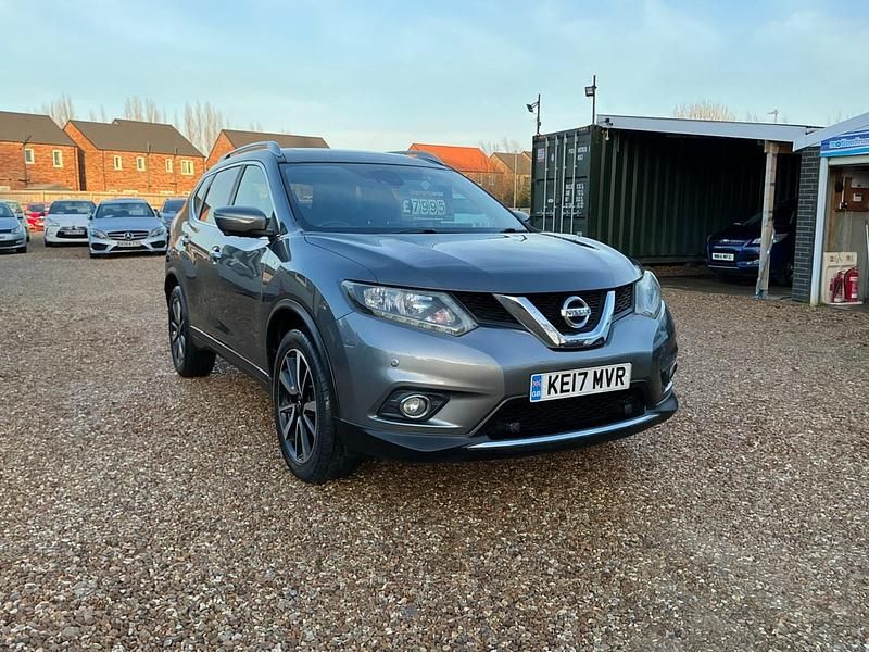 Used Nissan X-Trail N-Vision 130 HP (95 kW) 2017 Grey SUV