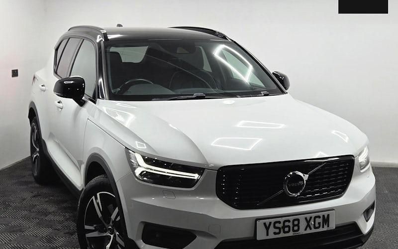 Used Volvo XC40 R-Design 247 HP (181 kW) 2019 White SUV